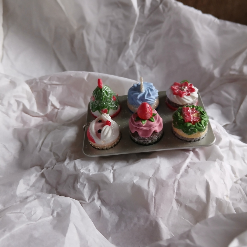 Hallmark Keepsake Cupcakes For Christmas